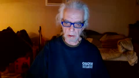 Snapshot of tom112292014 chatting on March 2025 05:17:02 AM tom112292014 online show from March 2025 05:17:02 AM