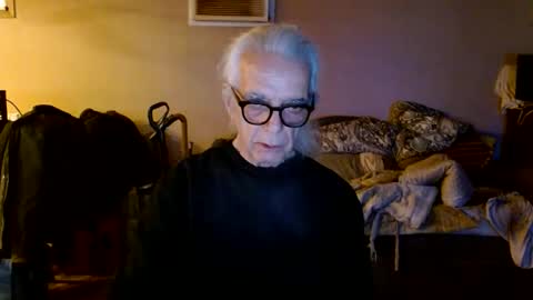 tom112292014 online show from April 2026 11:43:01 AM