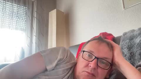 Snapshot of tom6644 chatting on March 2025 02:34:02 PM Tom online show from March 2025 02:34:02 PM