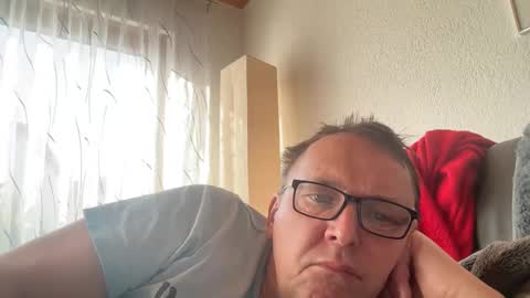 Snapshot of tom6644 chatting on March 2025 08:22:01 AM Tom online show from March 2025 08:22:01 AM