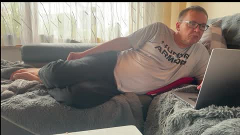 Tom online show from April 2026 07:27:01 AM