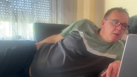 Tom online show from April 2026 04:40:01 PM