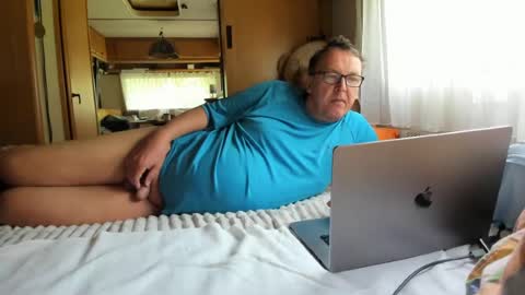 Snapshot of tom6644 chatting on June 2026 09:00:02 AM Tom online show from June 2026 09:00:02 AM