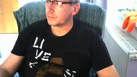 Tom online show from October 2025 03:30:01 PM