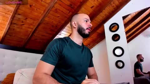   online show from December 2025 12:44:02 PM