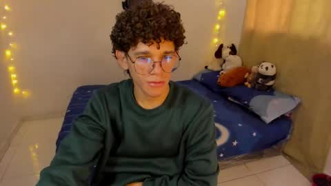 Snapshot of tom_blue10 chatting on November 2025 04:08:02 PM Tom Blue online show from November 2025 04:08:02 PM