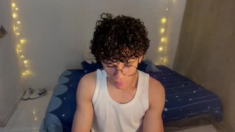 Snapshot of tom_blue10 chatting on January 2026 12:33:02 PM Tom Blue online show from January 2026 12:33:02 PM