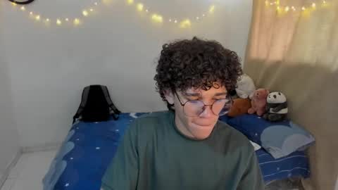 Snapshot of tom_blue10 chatting on February 2026 04:35:01 PM Tom Blue online show from February 2026 04:35:01 PM