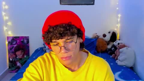 Snapshot of tom_blue10 chatting on March 2026 03:33:02 AM Tom Blue online show from March 2026 03:33:02 AM