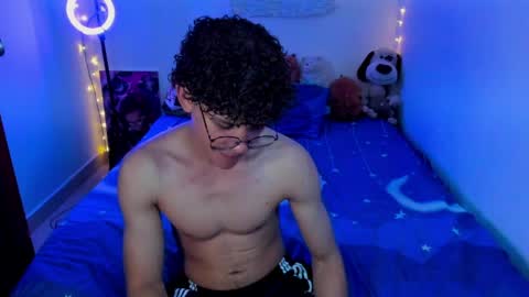 Snapshot of tom_blue10 chatting on April 2026 01:06:02 AM Tom Blue online show from April 2026 01:06:02 AM