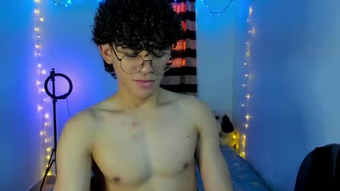 Snapshot of tom_blue10 chatting on April 2026 02:22:01 PM Tom Blue online show from April 2026 02:22:01 PM
