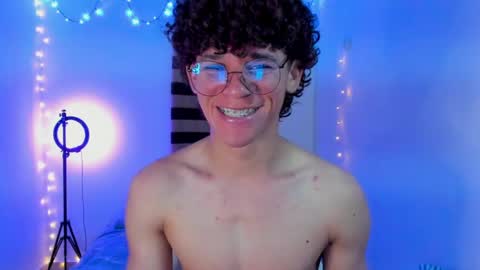 Snapshot of tom_blue10 chatting on April 2026 02:14:01 AM Tom Blue online show from April 2026 02:14:01 AM