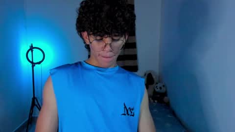 Snapshot of tom_blue10 chatting on April 2026 02:51:02 AM Tom Blue online show from April 2026 02:51:02 AM