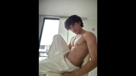 Snapshot of tom_blue10 chatting on May 2026 04:35:01 PM Tom Blue online show from May 2026 04:35:01 PM