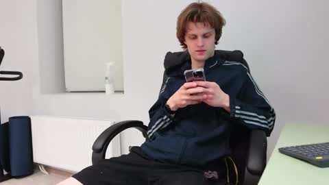 tom online show from May 2026 01:34:02 AM