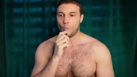 Snapshot of tom_fordd chatting on June 2026 06:01:01 AM Tom online show from June 2026 06:01:01 AM