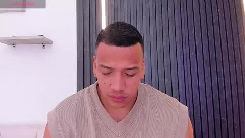 Tom muscle1 online show from September 2025 12:05:01 PM