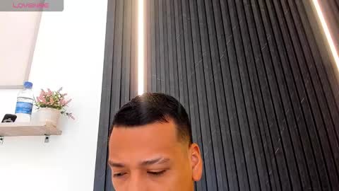 Tom muscle1 online show from October 2025 12:06:01 PM