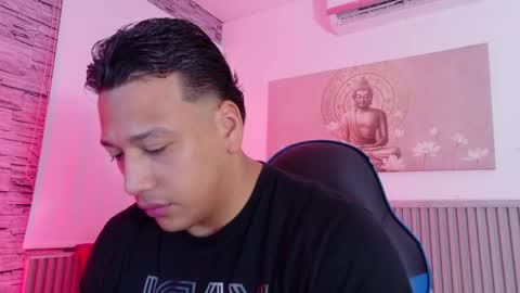 Tom muscle1 online show from February 2026 12:03:01 PM