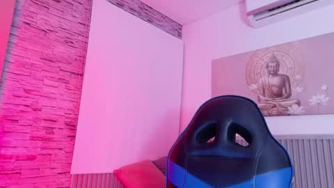 Tom muscle1 online show from March 2026 12:01:01 PM