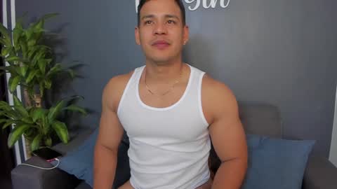 Tom Sin online show from December 2024 08:04:01 PM