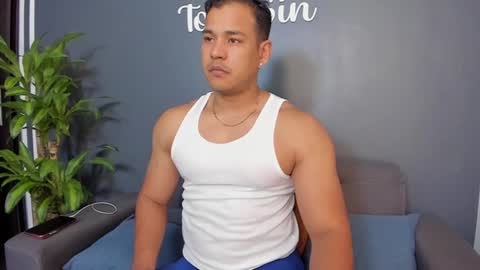 Tom Sin online show from December 2024 09:02:02 PM