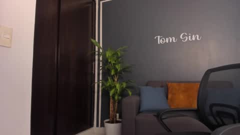 Tom Sin online show from January 2025 03:09:02 PM