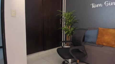 Tom Sin online show from February 2025 01:15:02 AM