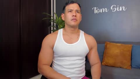 Tom Sin online show from March 2025 06:54:01 PM