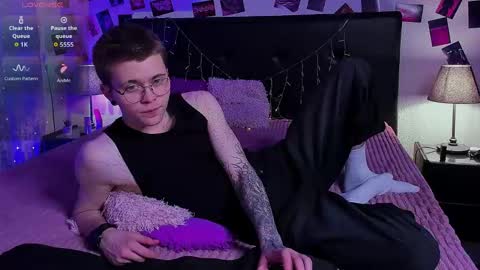tomas_norton online show from May 2026 09:13:01 PM
