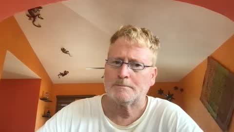 Hola online show from October 2025 07:25:02 PM