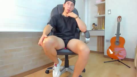 Snapshot of tombardem chatting on November 2025 07:13:01 PM Tom Bardem online show from November 2025 07:13:01 PM