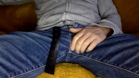 tombi125 online show from November 2025 03:58:02 PM