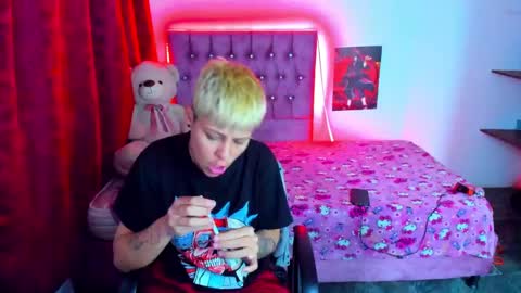 Snapshot of tomboygirl69 chatting on December 2024 03:33:02 AM tomboygirl69 online show from December 2024 03:33:02 AM