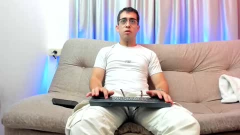 Tomas online show from March 2026 02:13:02 AM