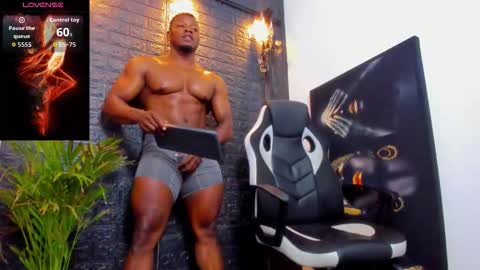 Tom Mike online show from December 2025 12:04:01 AM