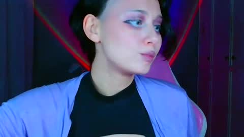 Snapshot of tommioo7 chatting on December 2025 07:20:01 PM Galadriel online show from December 2025 07:20:01 PM