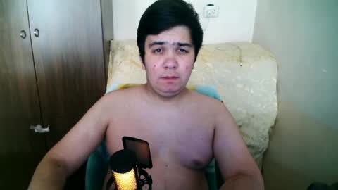 Snapshot of tommy99gg chatting on May 2026 12:44:02 PM tommy99gg online show from May 2026 12:44:02 PM