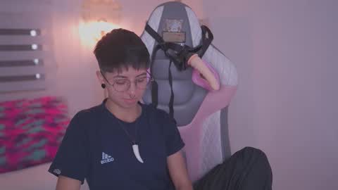 Blue  online show from September 2025 01:39:02 AM