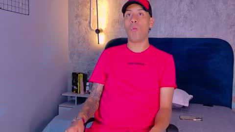 Snapshot of tommy_blue_ chatting on February 2026 07:24:02 PM Tommy online show from February 2026 07:24:02 PM