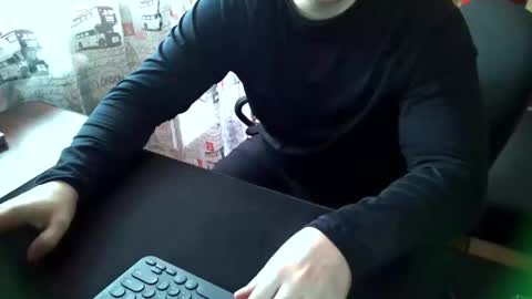 Snapshot of tommy_li_2 chatting on January 2025 07:20:02 AM Tommi Li online show from January 2025 07:20:02 AM