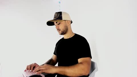 tommy_sccott online show from September 2025 10:20:01 PM