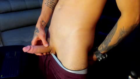 Snapshot of tommy_slater chatting on January 2025 08:57:02 PM Tommy Slater online show from January 2025 08:57:02 PM