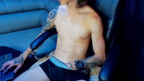 Snapshot of tommy_slater chatting on January 2025 10:54:02 PM Tommy Slater online show from January 2025 10:54:02 PM