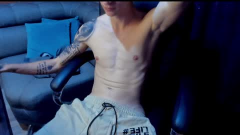 Snapshot of tommy_slater chatting on February 2025 09:07:02 PM Tommy Slater online show from February 2025 09:07:02 PM