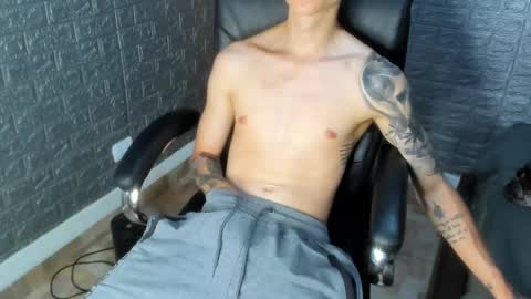 Snapshot of tommy_slater chatting on October 2025 08:39:01 PM Tommy Slater online show from October 2025 08:39:01 PM