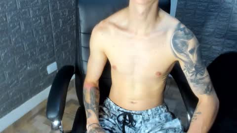 Snapshot of tommy_slater chatting on October 2025 10:15:01 PM Tommy Slater online show from October 2025 10:15:01 PM