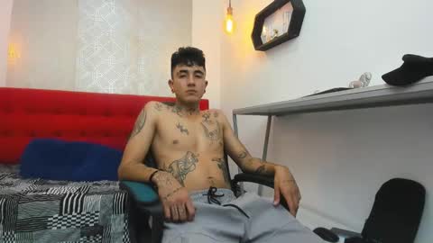 Snapshot of tommy_will chatting on December 2025 02:53:01 AM tommy_will online show from December 2025 02:53:01 AM