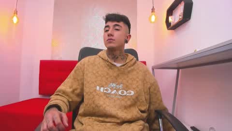 Snapshot of tommy_will chatting on December 2025 03:12:01 AM tommy_will online show from December 2025 03:12:01 AM