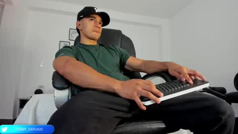 Snapshot of tommygarcia_ chatting on February 2025 04:25:02 PM Instagram t garcia69 online show from February 2025 04:25:02 PM